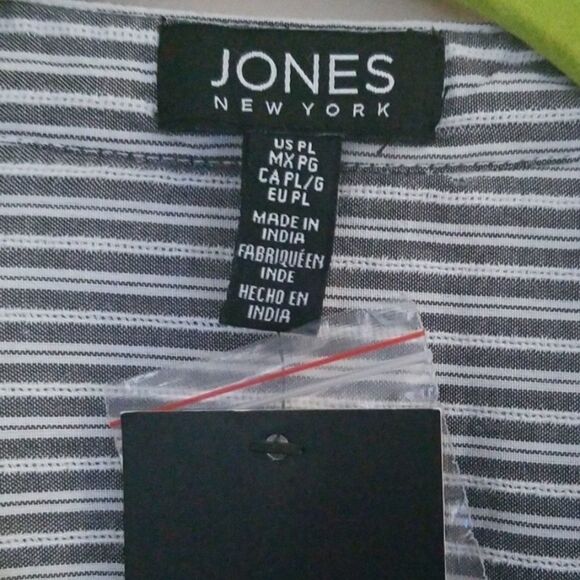 JONES NY stripe puffy sleeve stripe button top - Picture 2 of 4